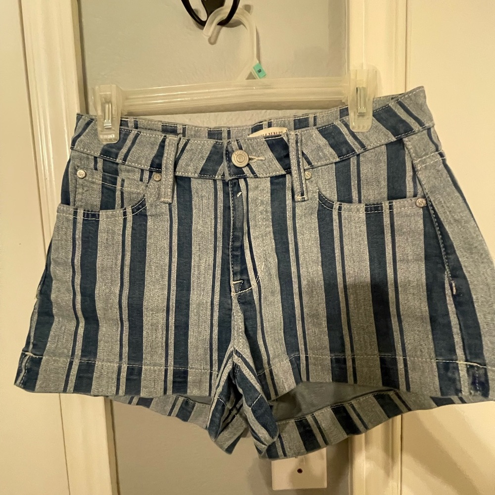 Shyanne shorts size 29